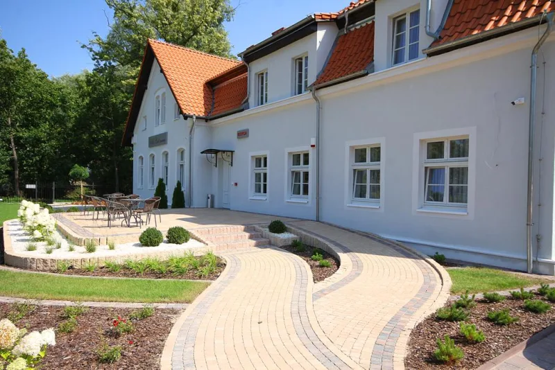 zdjęcie obiektu noclegowego od strony Parku Centralnego i patio